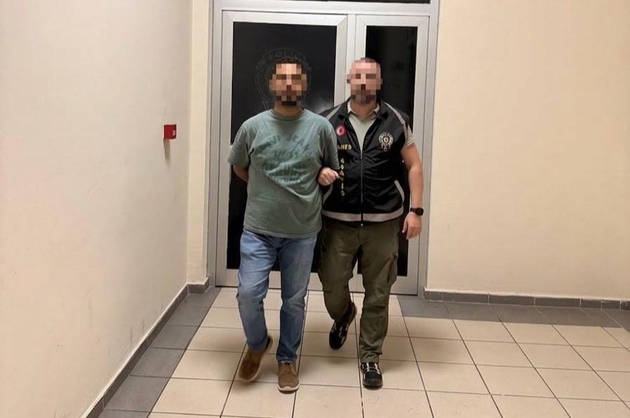 Dolandırıcılıktan Aranan Şahıs Yakalandı