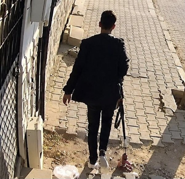Turgutlu’da Lise Önünde Silahlı Saldırı: 1 Öğrenci Hayatını Kaybetti, 8 Öğrenci Yaralandı